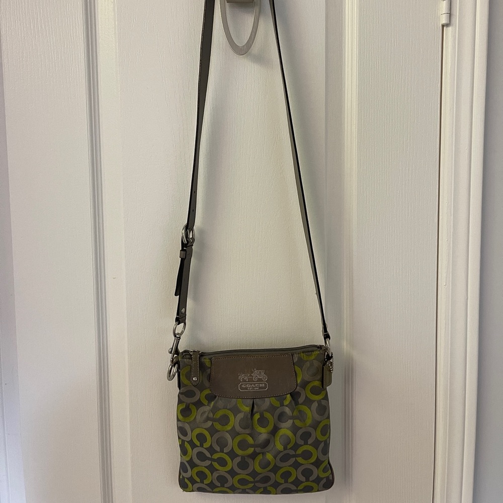 Coach cross body purse. Good used condition